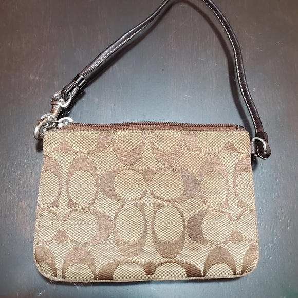 🏷Vintage Coach Signature Wristlet - Picture 5 of 5